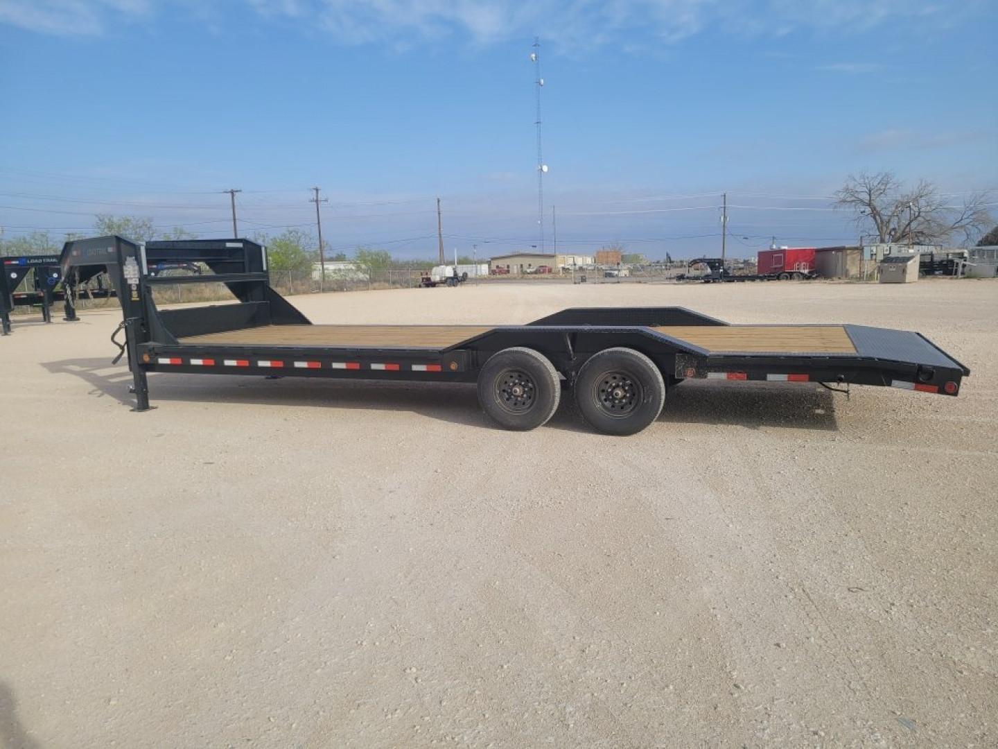 New 2025 Load Trail 26' 14K Gooseneck Car Hauler