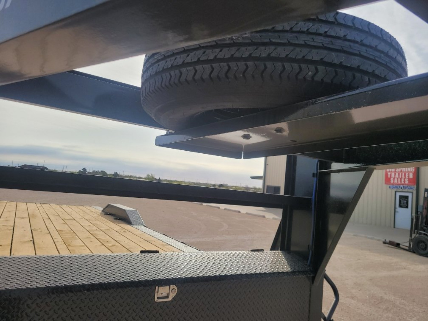 New 2025 Load Trail 26' 14K Gooseneck Car Hauler