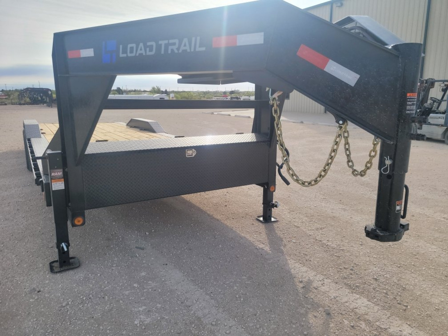 New 2025 Load Trail 26' 14K Gooseneck Car Hauler