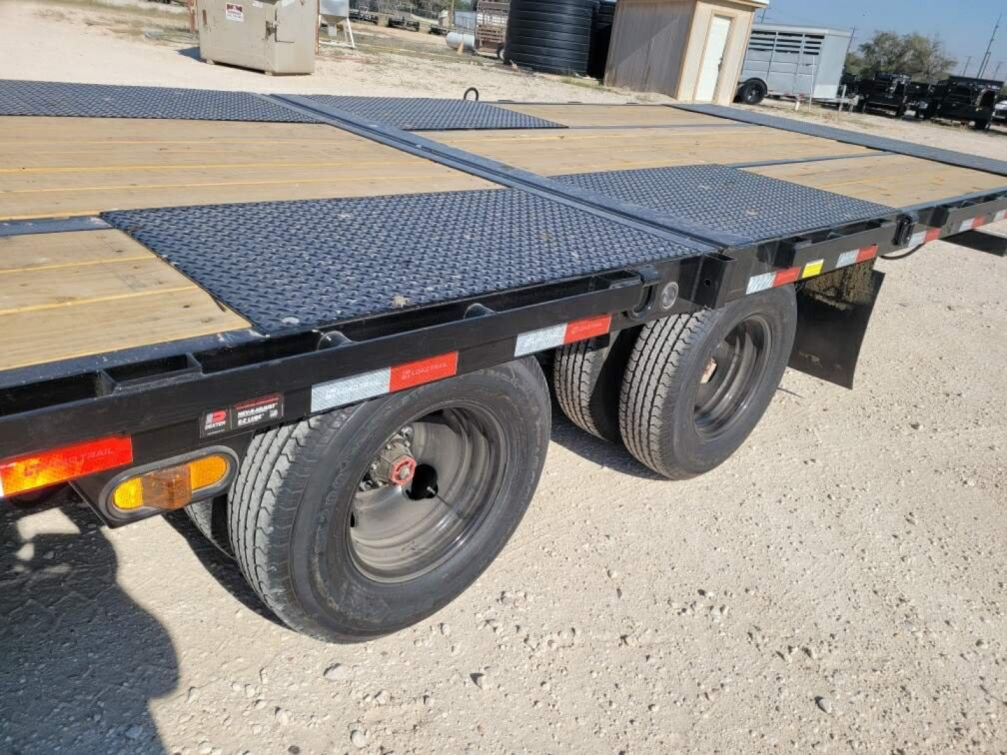 New 2025 Load Trail 32' 25900 GVW EOH Brakes Gooseneck w/ Hydraulic Dovetail and Jacks
