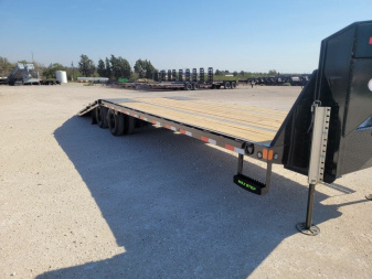 New 2025 Load Trail 32' 25900 GVW EOH Brakes Gooseneck w/ Hydraulic Dovetail and Jacks