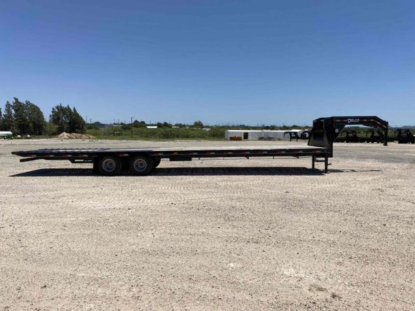 New 2023 Delco 36' 24K Gooseneck w/Hyd Dove Tail