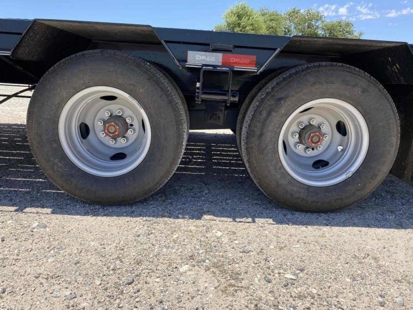 New 2023 Delco 36' 24K Gooseneck w/Hyd Dove Tail