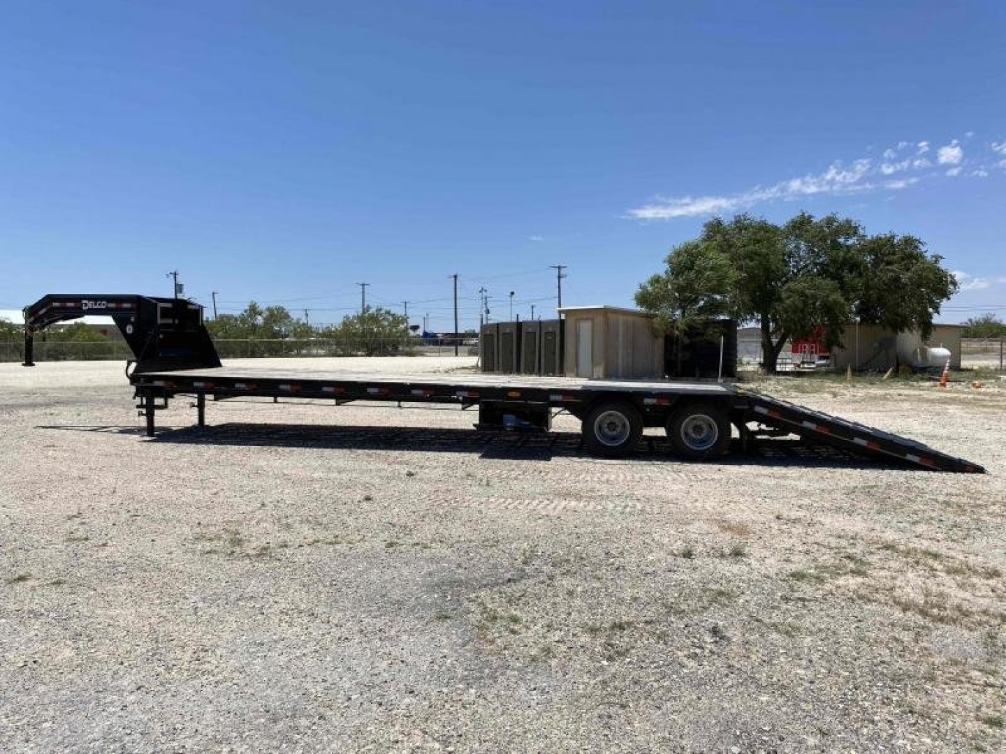 New 2023 Delco 36' 24K Gooseneck w/Hyd Dove Tail
