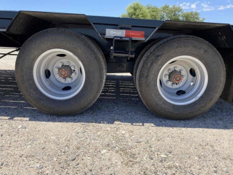 New 2023 Delco 36' 24K Gooseneck w/Hyd Dove Tail