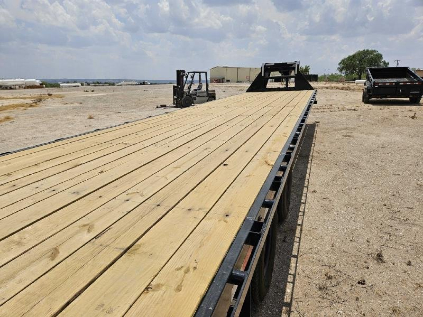 New 2023 Load Trail 40' 25,900 GVW HotShot Gooseneck w/ EOH BrakesTrailer