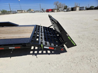 New 2024 Load Trail 32' 20K Gooseneck Car Hauler w/ Max Ramps