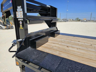 New 2024 Load Trail 32' 20K Gooseneck Car Hauler w/ Max Ramps