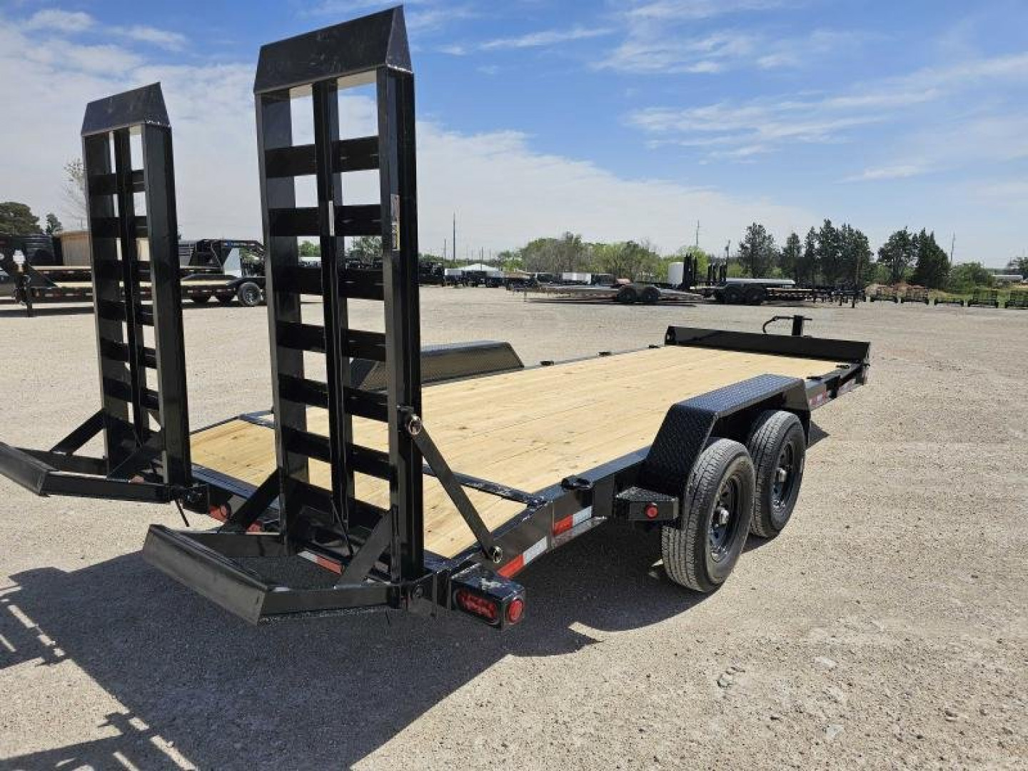 New 2024 Load Trail 20' 14K Skidster w/ Stand up Ramps