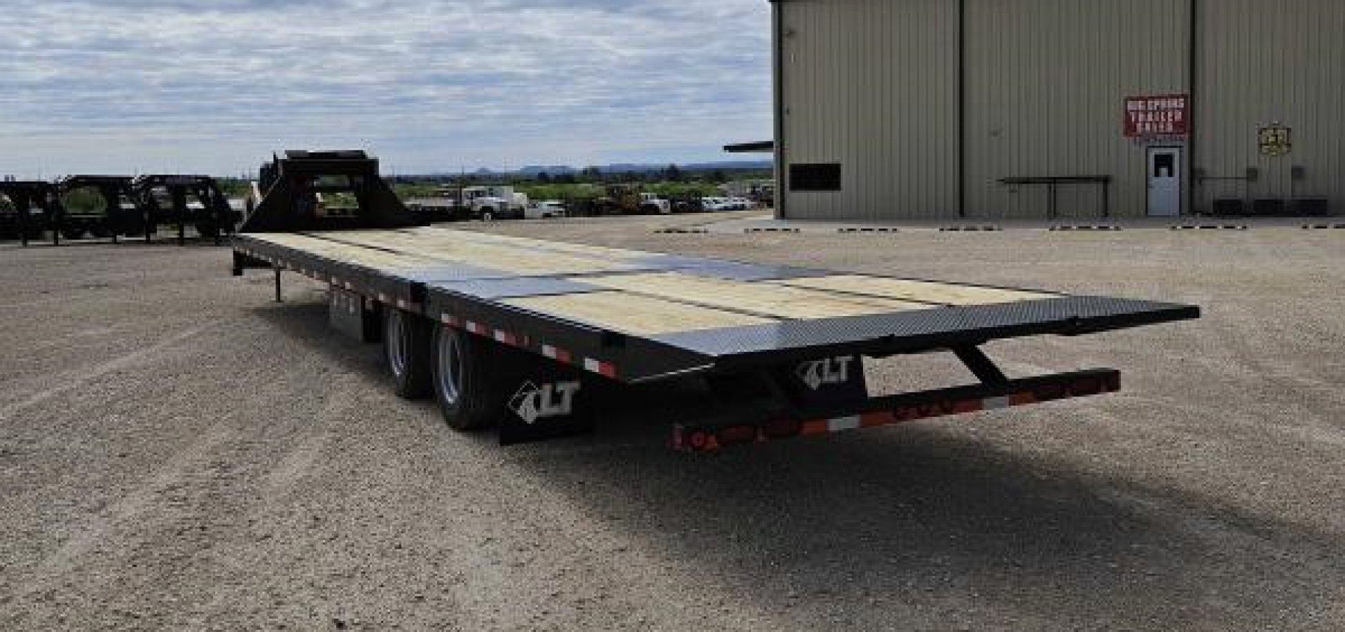 New 2024 Load Trail 40' 40K Hydraulic Dovetail w/ Hydraulic Jack