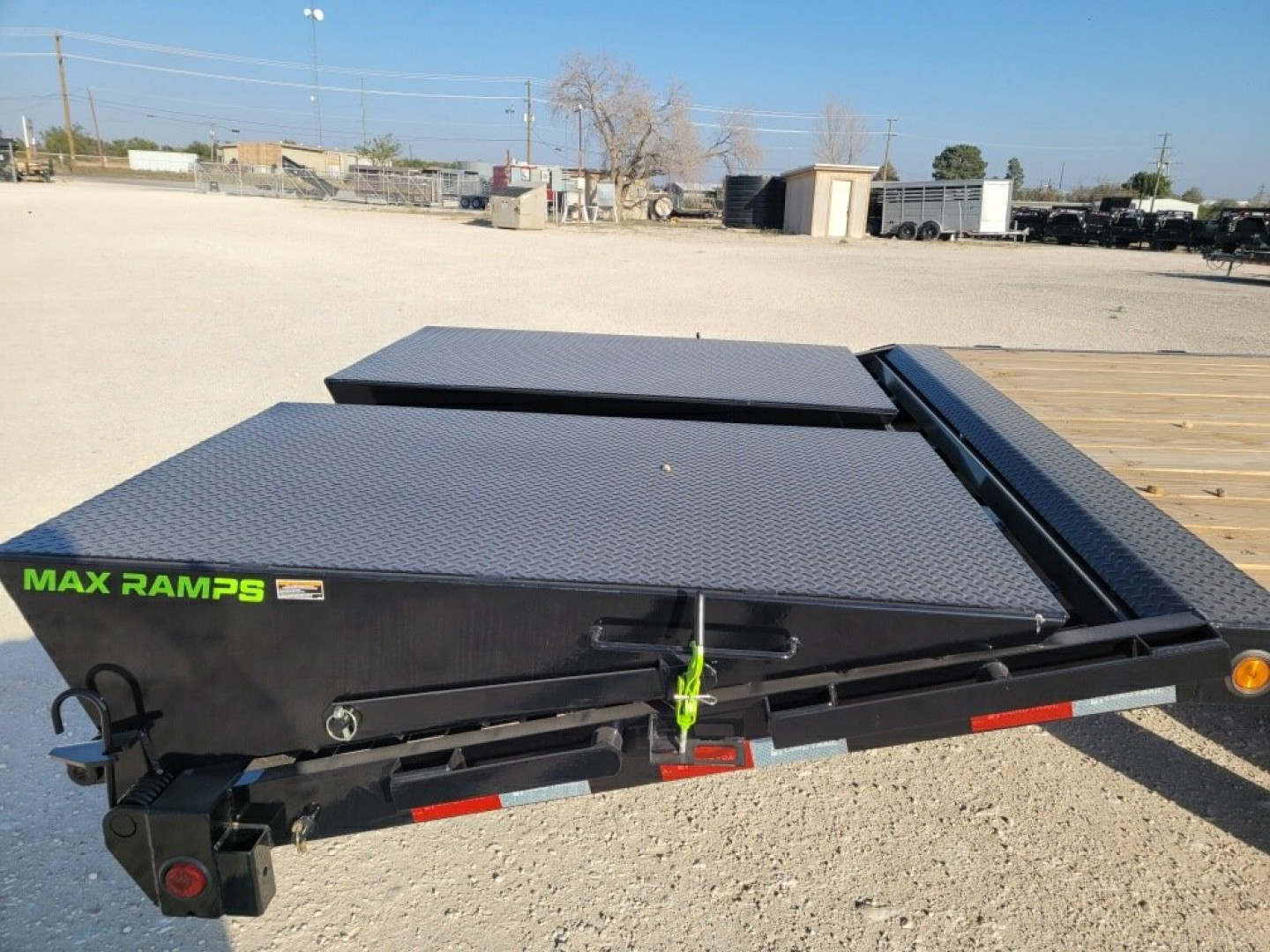 New 2024 Load Trail 40' 22K Gooseneck w/ 17.5 Tires and Max Ramps