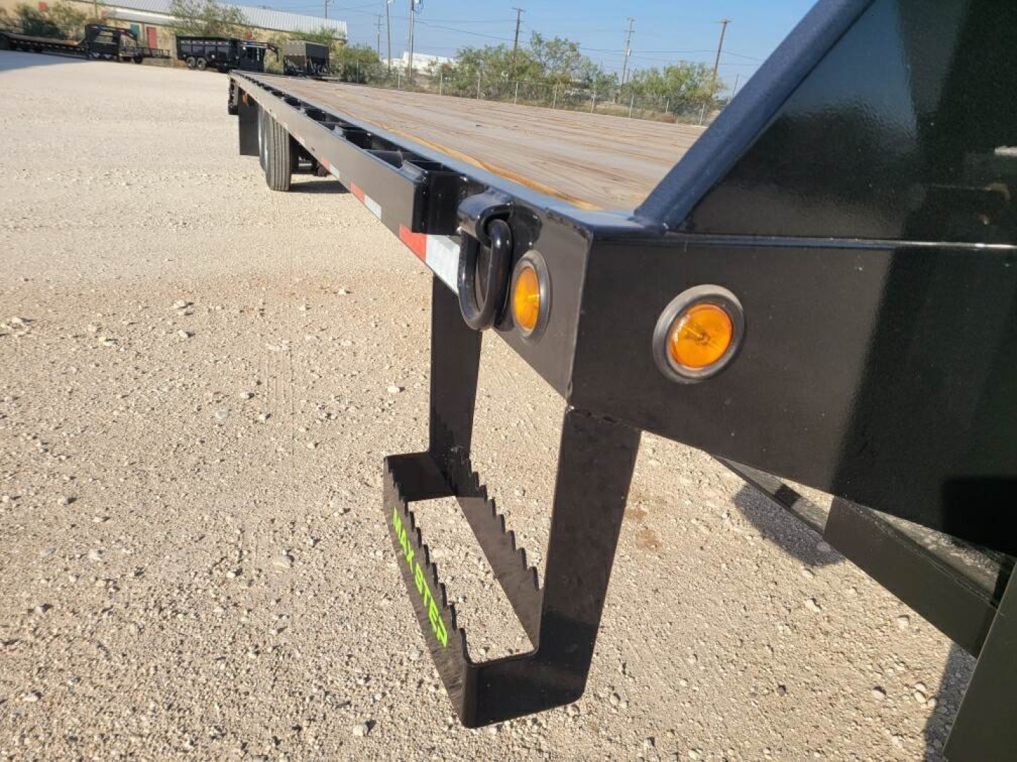 New 2024 Load Trail 40' 22K Gooseneck w/ 17.5 Tires and Max Ramps