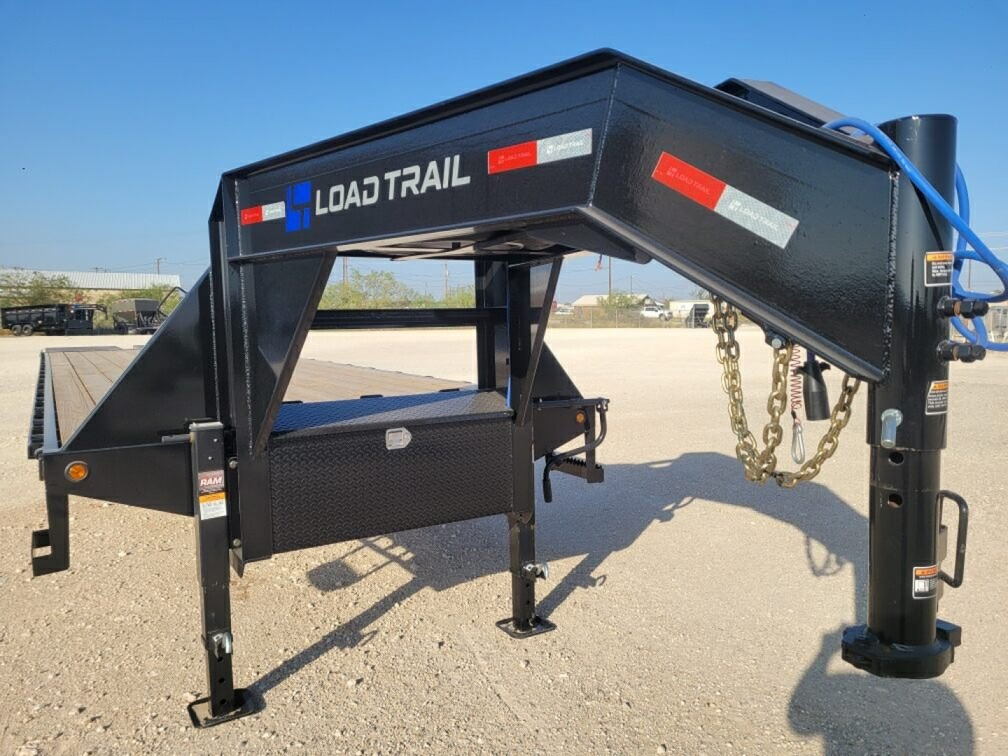 New 2024 Load Trail 40' 22K Gooseneck w/ 17.5 Tires and Max Ramps