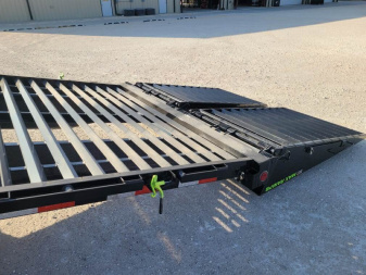 New 2024 Load Trail 40' 22K Gooseneck w/ 17.5 Tires and Max Ramps