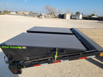 New 2024 Load Trail 40' 22K Gooseneck w/ 17.5 Tires and Max Ramps