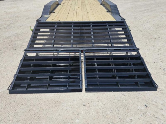 New 2025 Load Trail 102  X 26' 14K Gooseneck Lowboy w/ Max Ramps