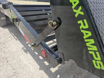 New 2025 Load Trail 102" X 26' 14K Gooseneck Lowboy w/ Max Ramps