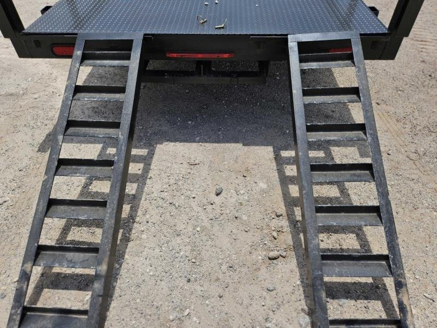 New 2024 Stanley 20' 14K Pipe Top Utility