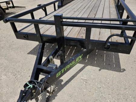 New 2024 Stanley 20' 14K Pipe Top Utility