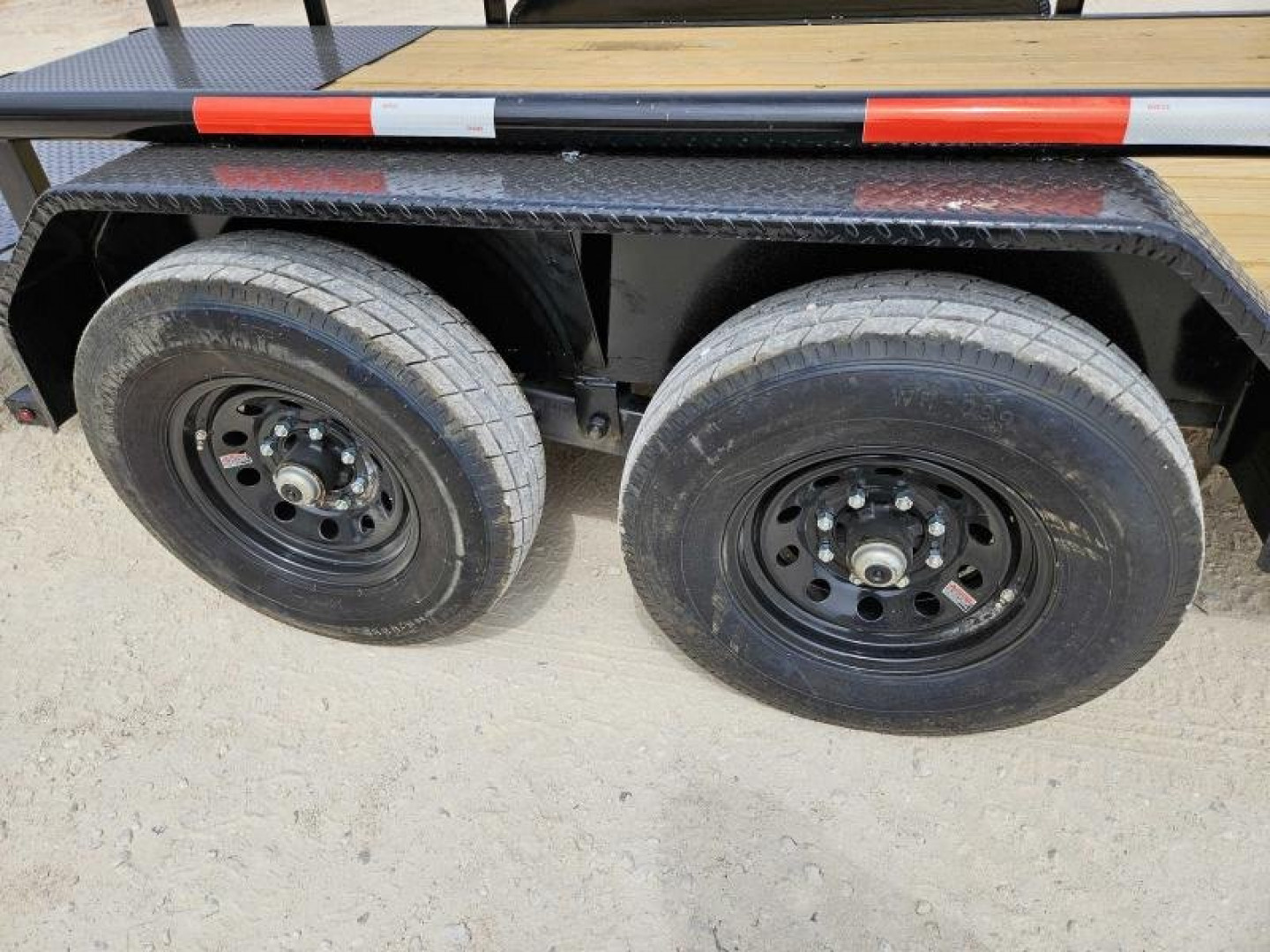 New 2024 Stanley 20' 14K Pipe Top Utility