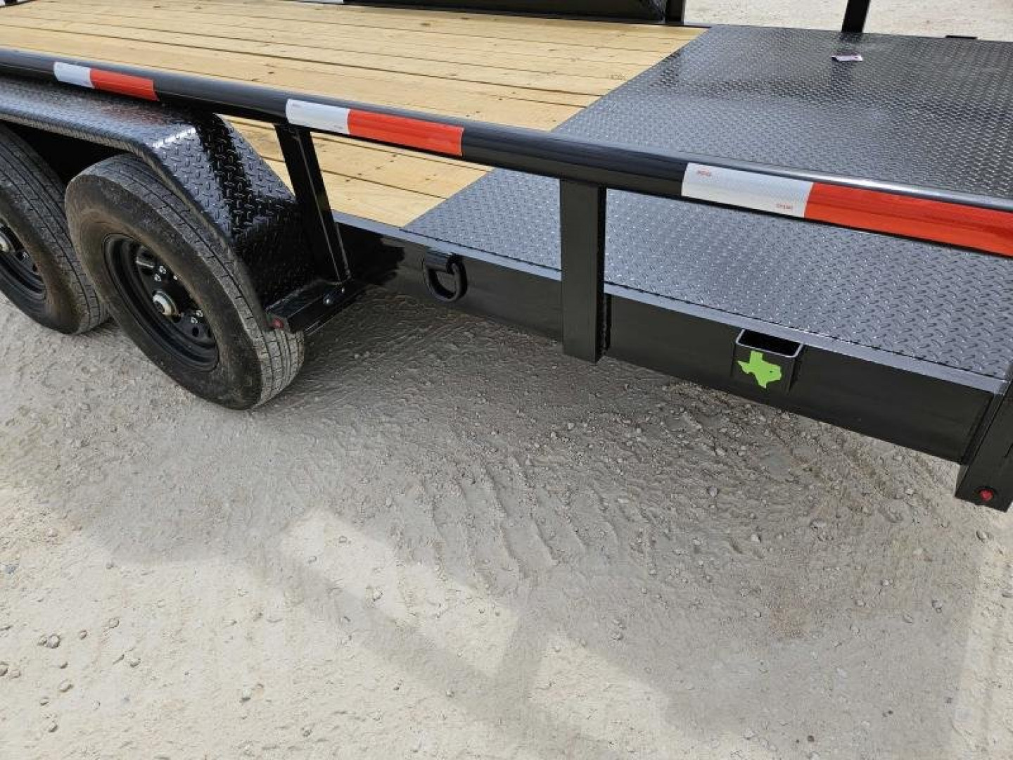 New 2024 Stanley 20' 14K Pipe Top Utility