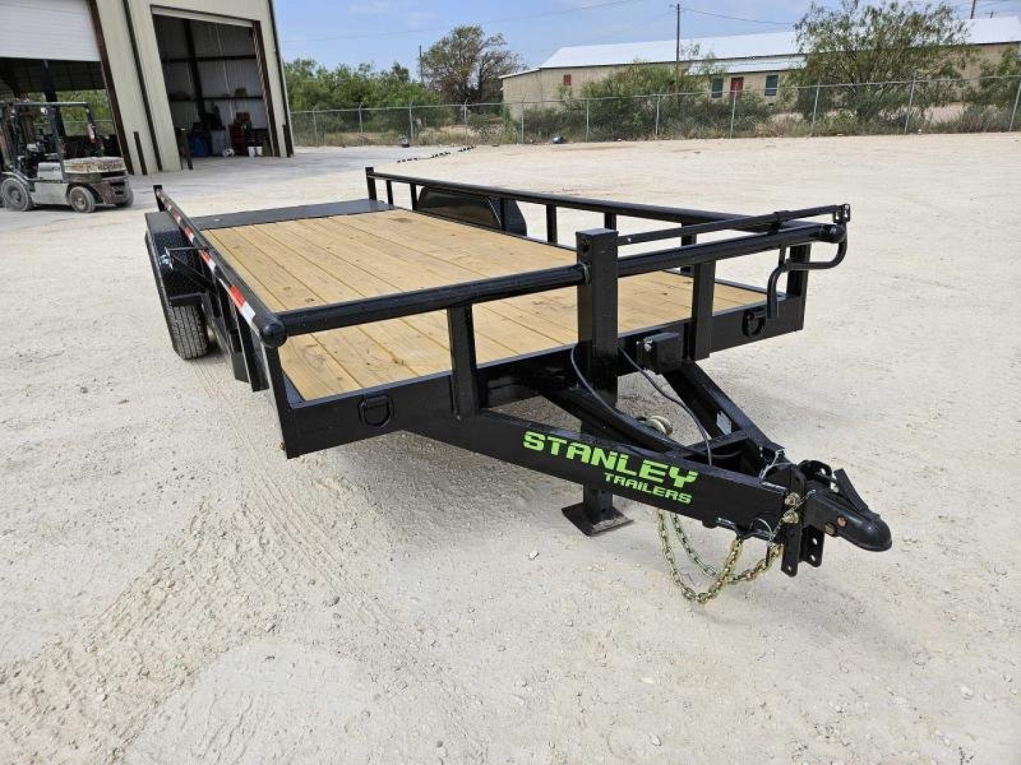 New 2024 Stanley 20' 14K Pipe Top Utility