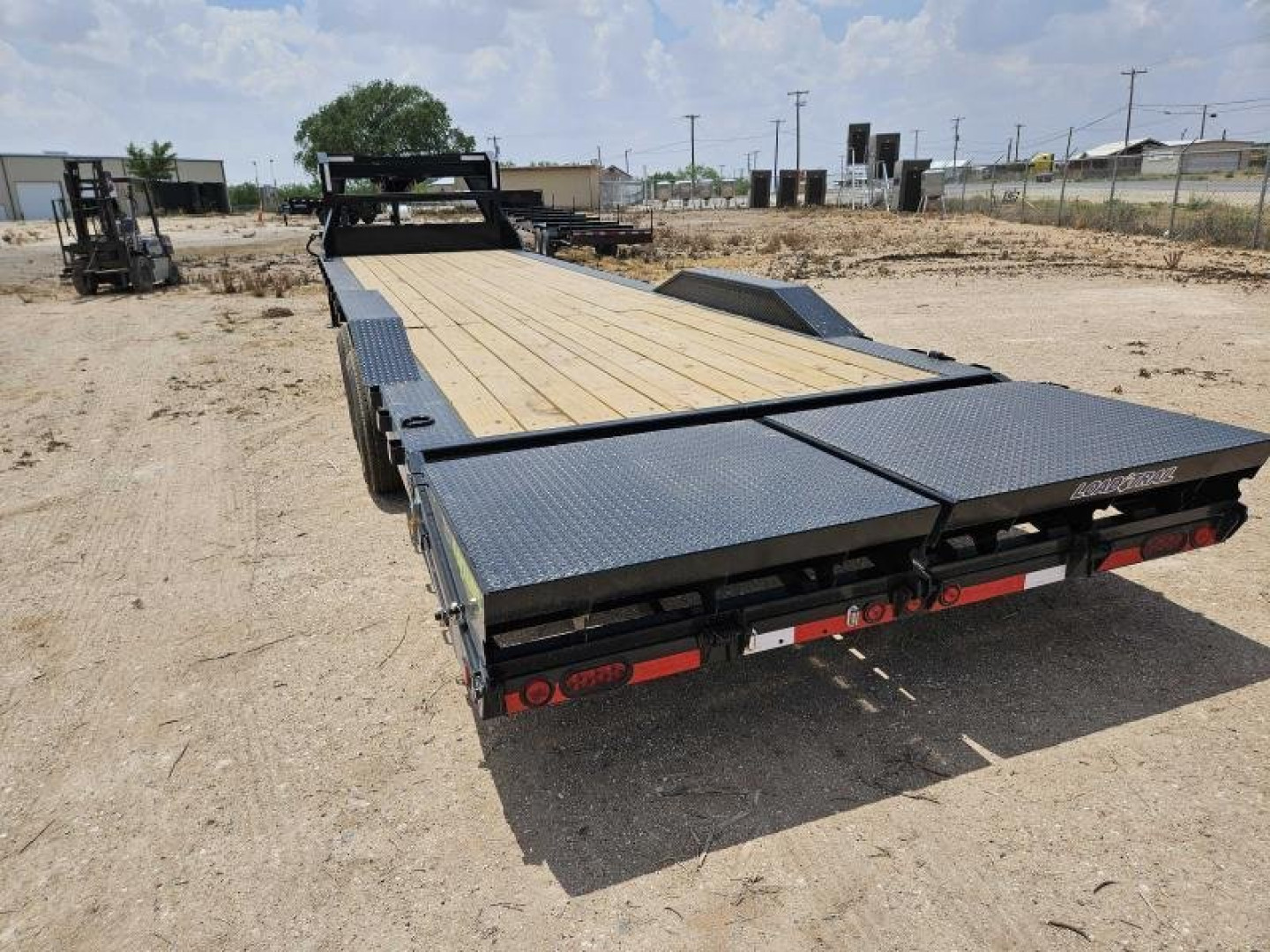New 2024 Load Trail 32' 14K Gooseneck Carhauler w/ Max Ramps