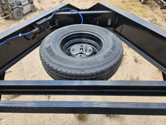 New 2024 Load Trail 32' 14K Gooseneck Carhauler w/ Max Ramps