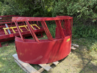 New 2025 Farmco 7 1/2' ROUND BALE FEEDER SLANT