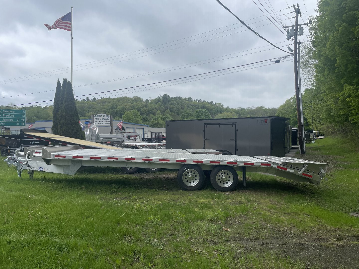 New 2025 EBY Trailers DO16 Deckover Trailer