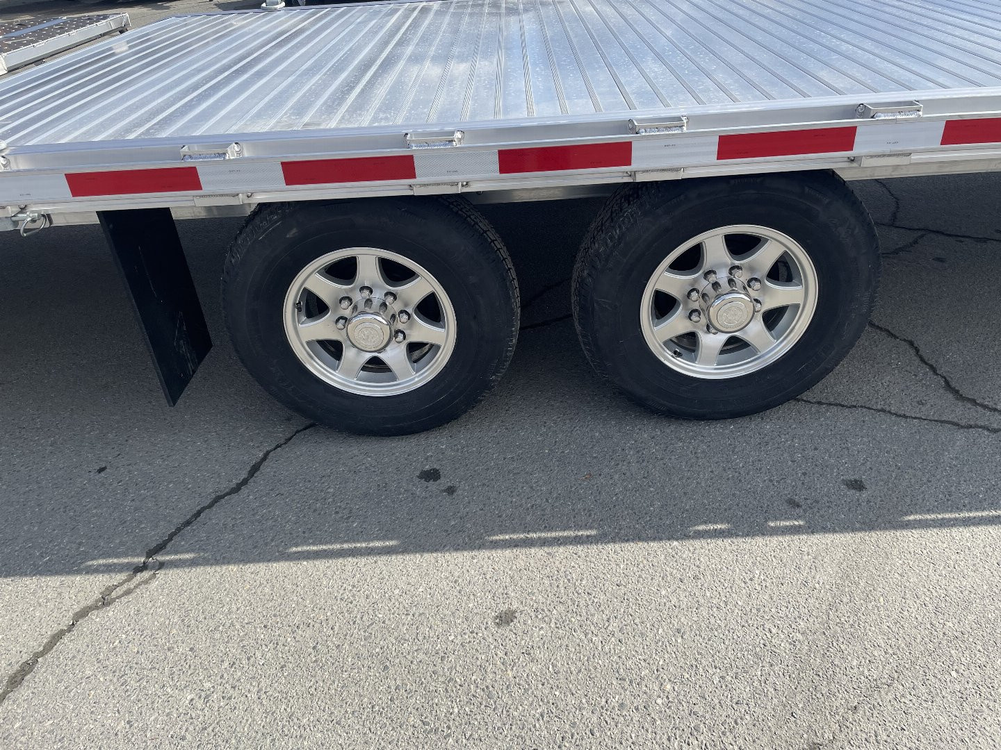 New 2025 EBY Trailers GN16 Deckover Trailer