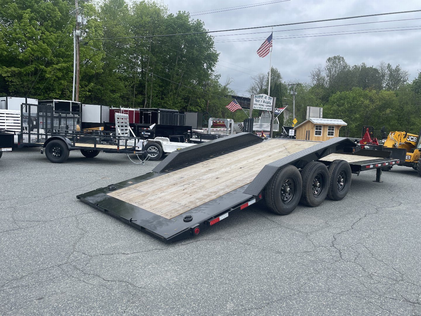 New 2025 Load Trail TH8322073 Equipment Trailer