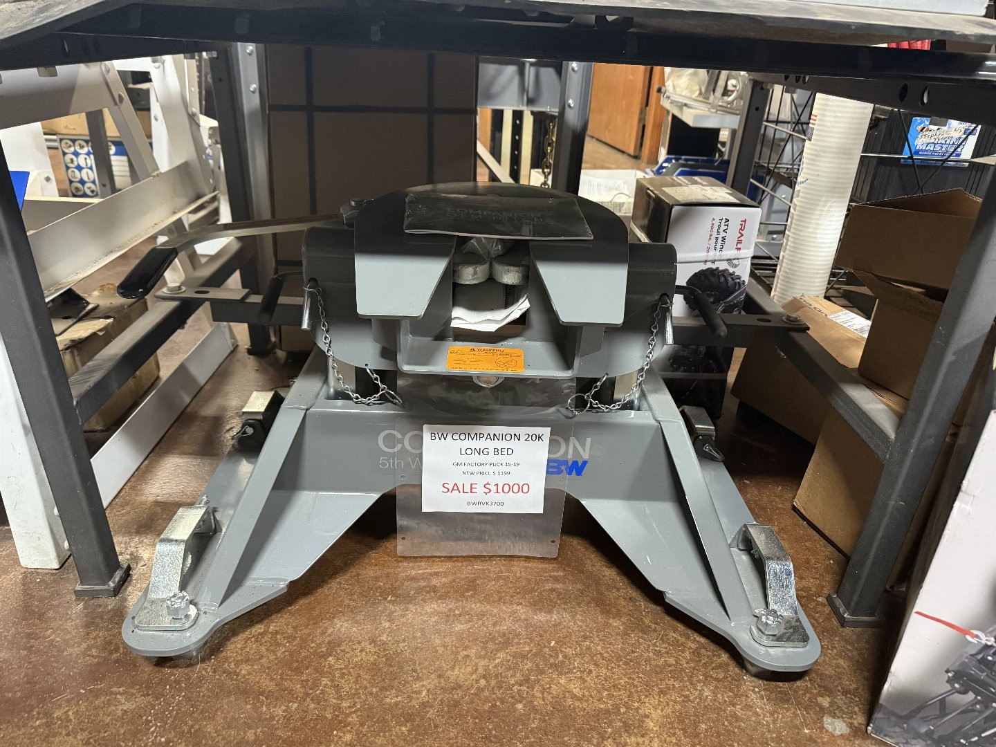 New 2023 B and W Trailer Hitches BWRVK3700 GM FACTORY PUCK 15-19 Hitches