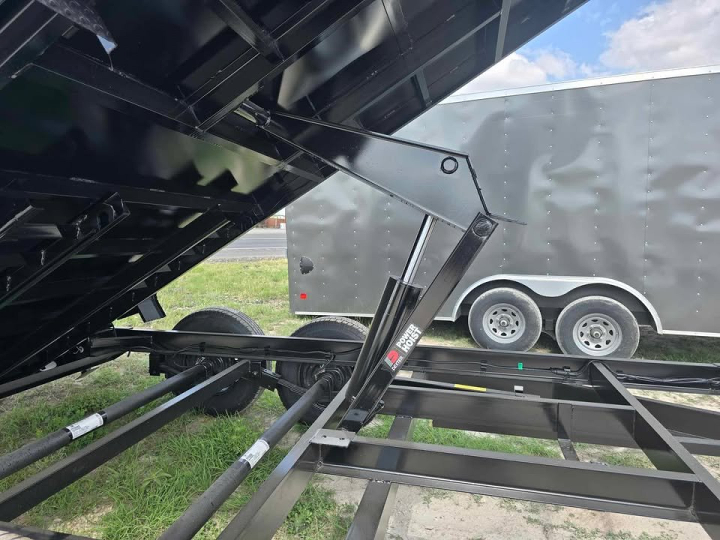 New 2025 Top Hat Trailers Dump Trailer