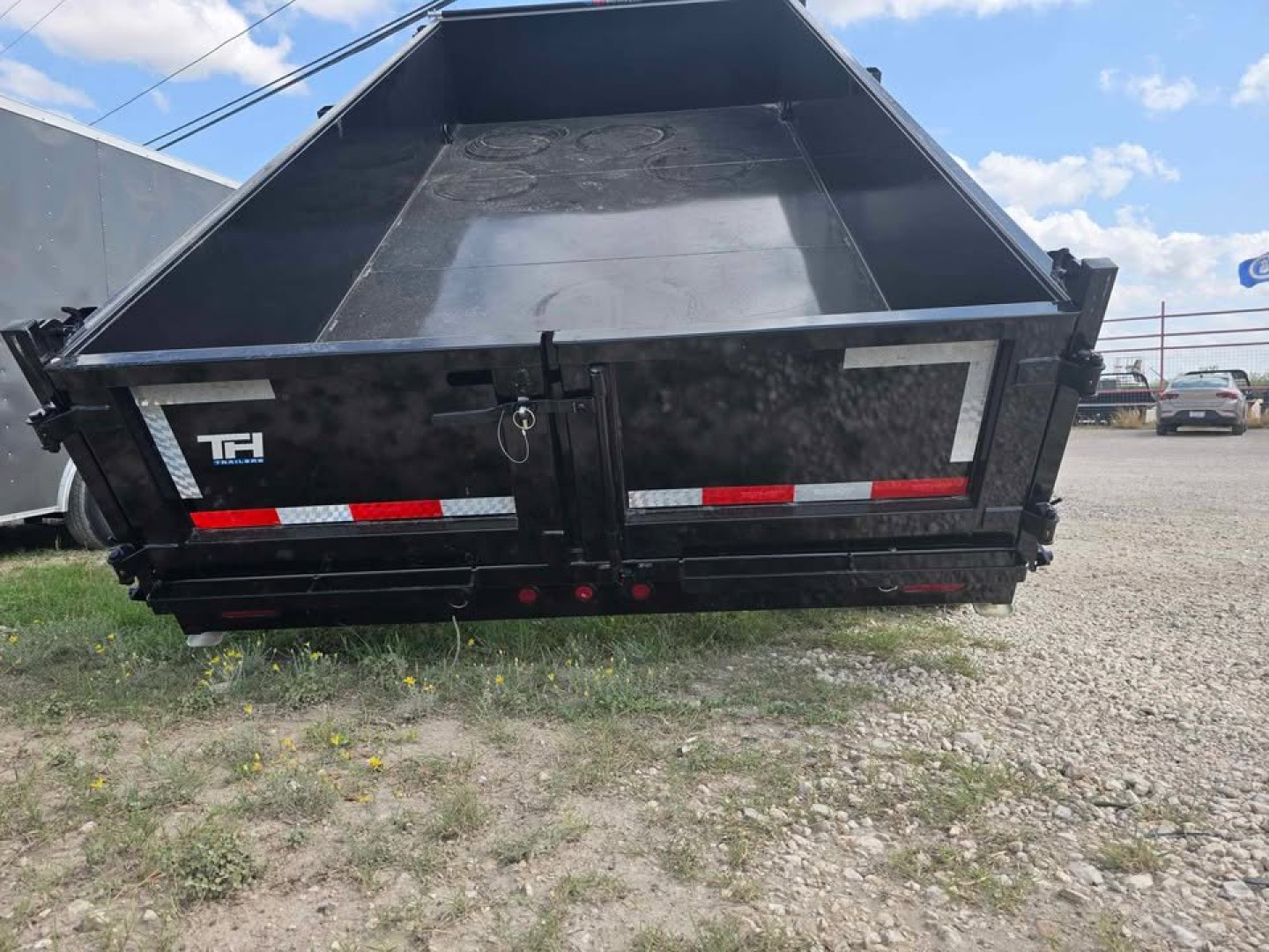 New 2025 Top Hat Trailers Dump Trailer