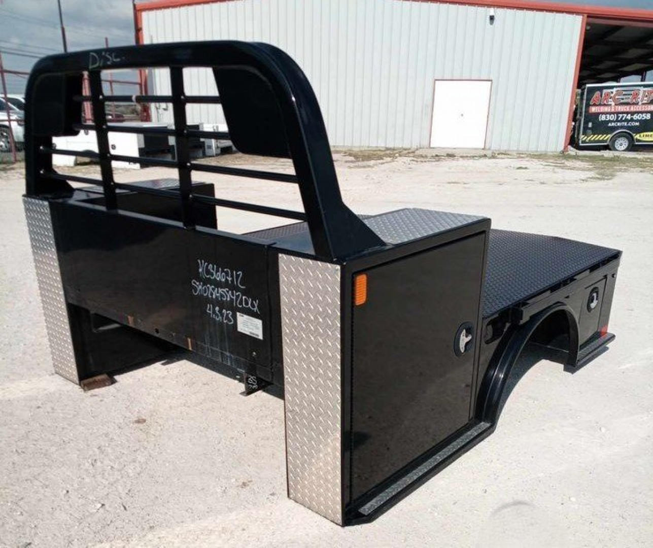 New CM TRUCKBED SK-02845842DLX