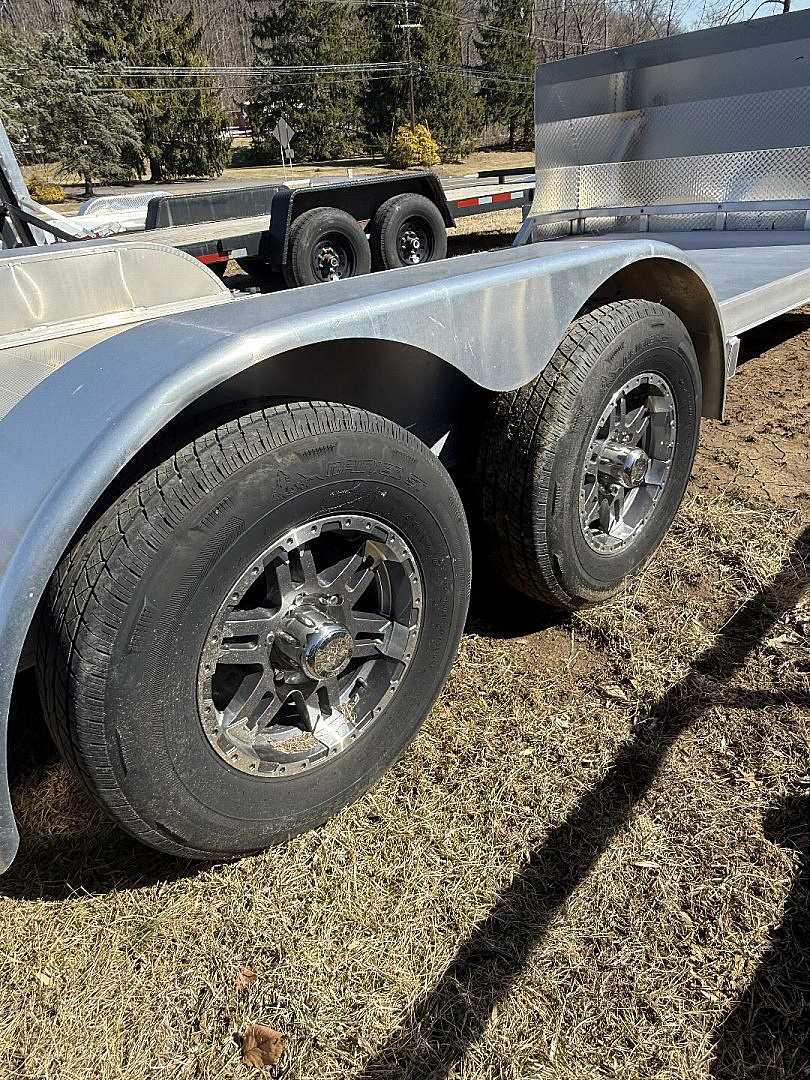 New 2025 High Country Trailers HOCH8X22 Car Hauler
