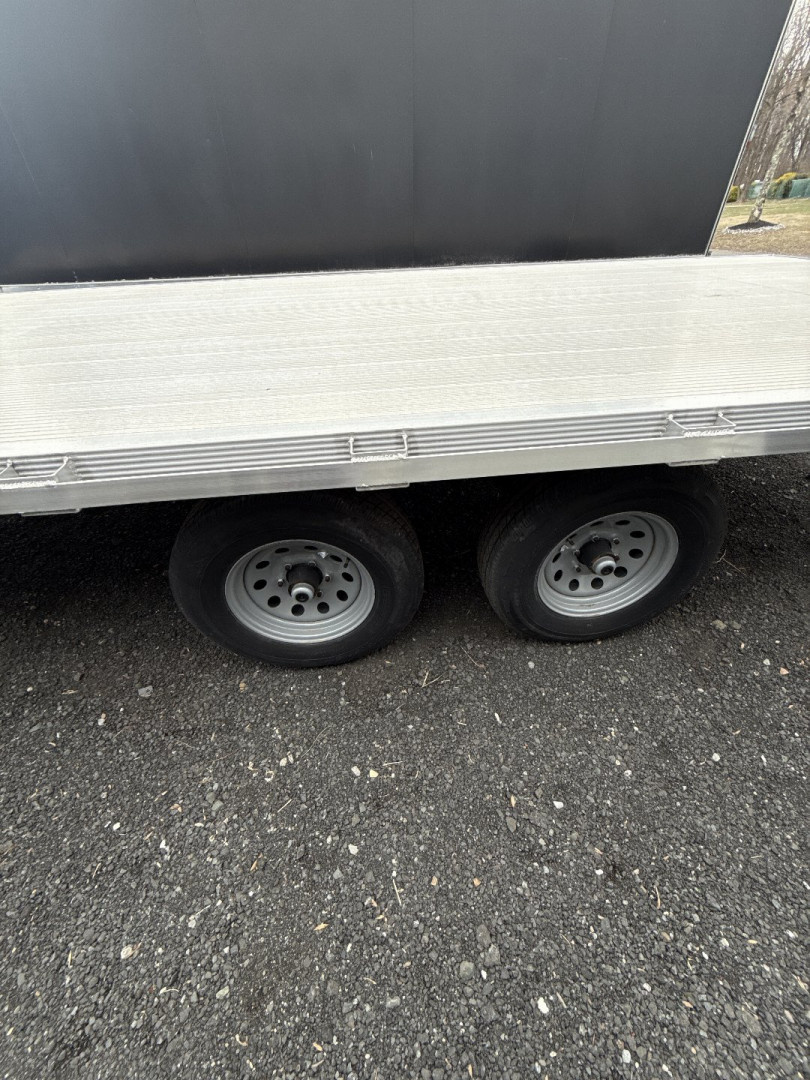 New 2022 High Country 20' Deckover