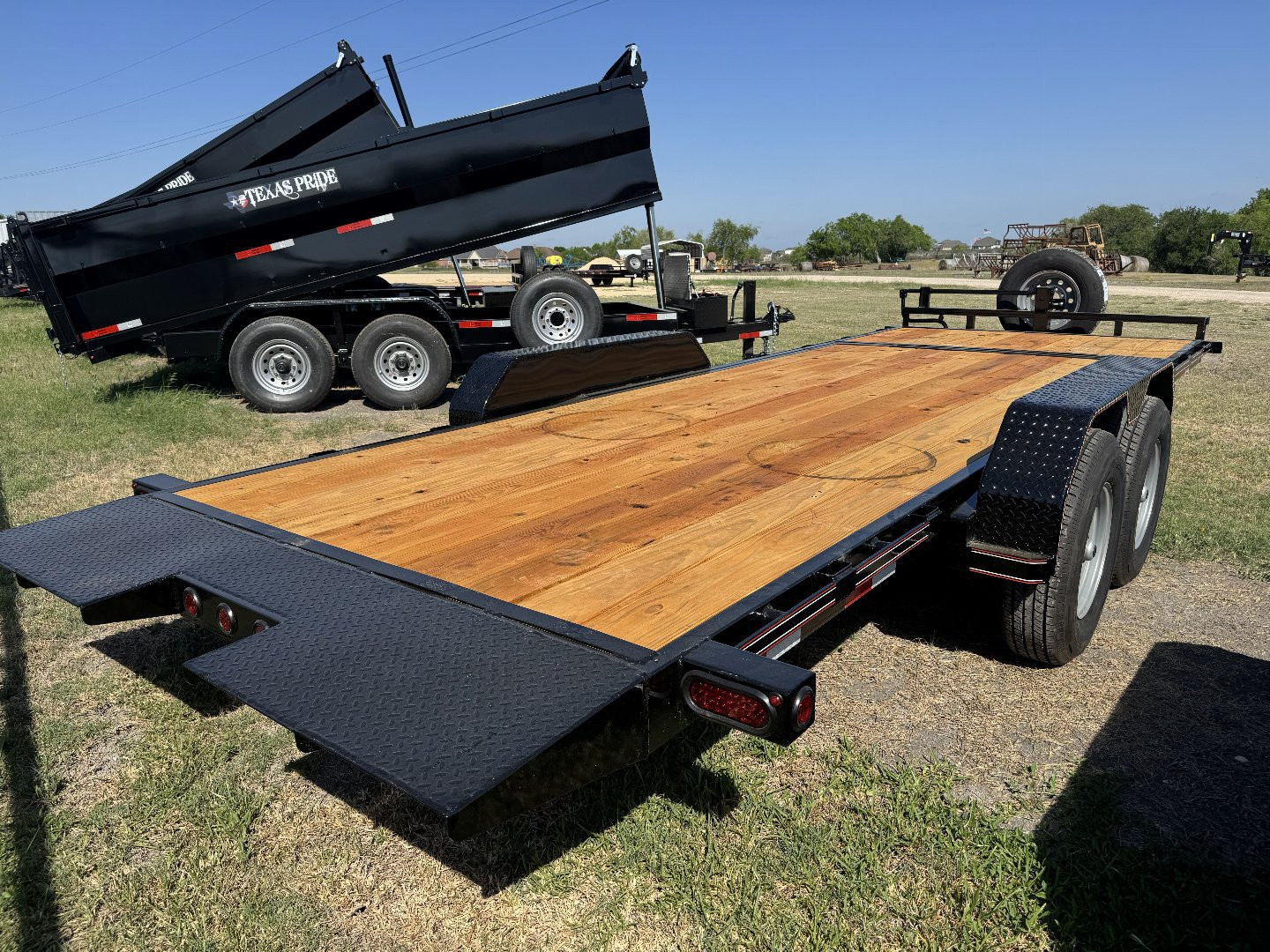 New 2025 Diamond T 8322SKP1406TD Tilt Trailer