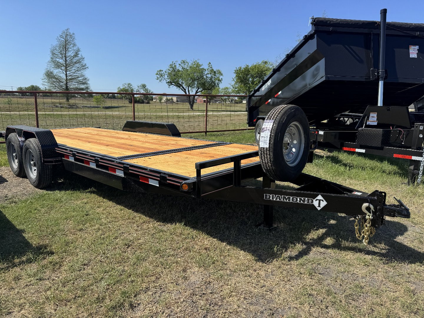 New 2025 Diamond T 8322SKP1406TD Tilt Trailer