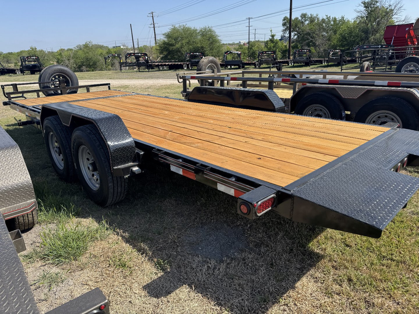 New 2025 Diamond T 8320SKP1406TD Tilt Trailer