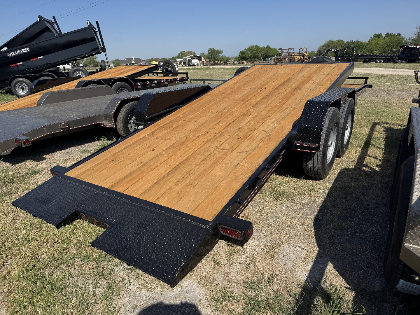 New 2025 Diamond T 8320SKP1406TD Tilt Trailer