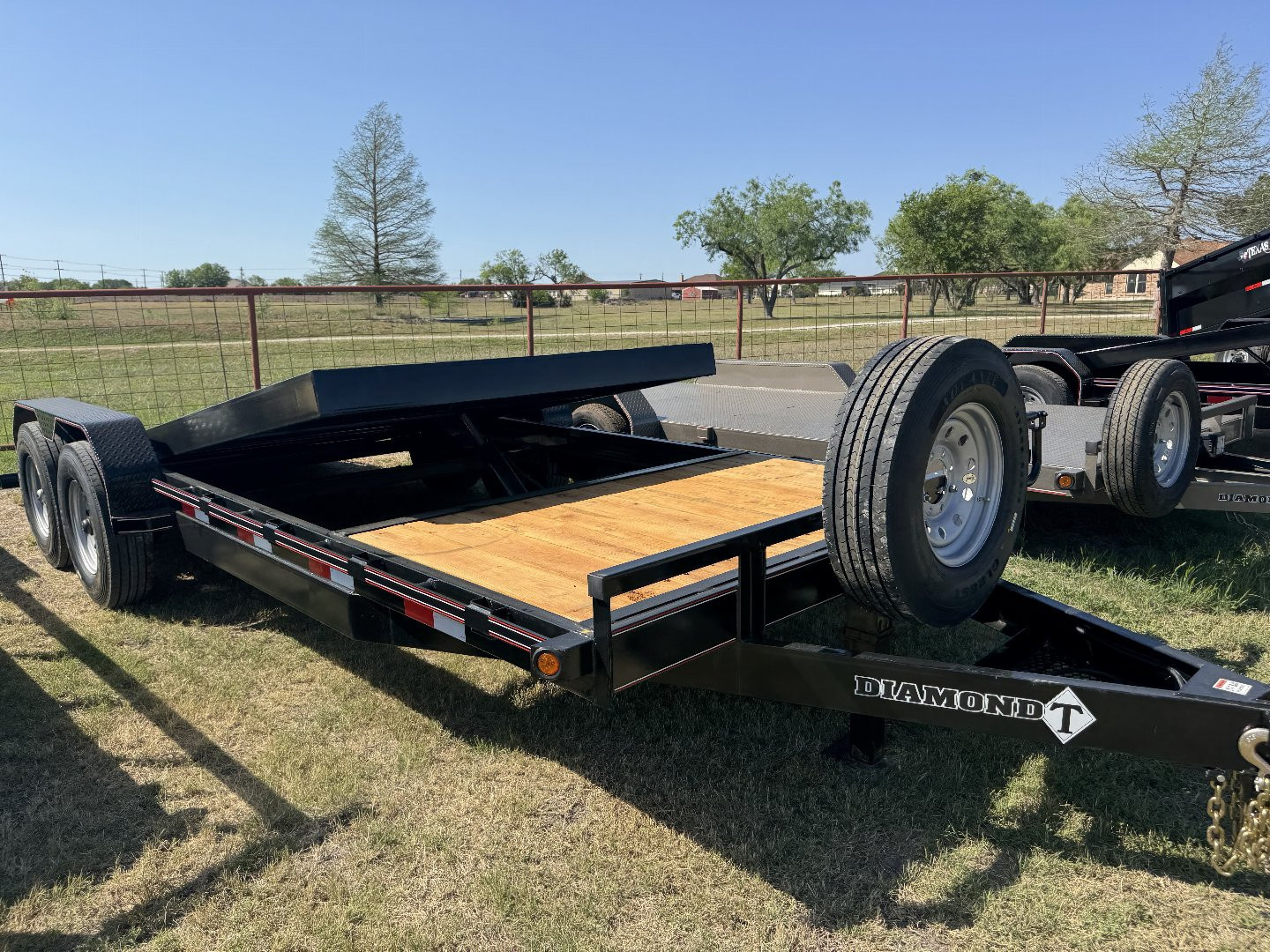 New 2025 Diamond T 8320SKP1406TD Tilt Trailer