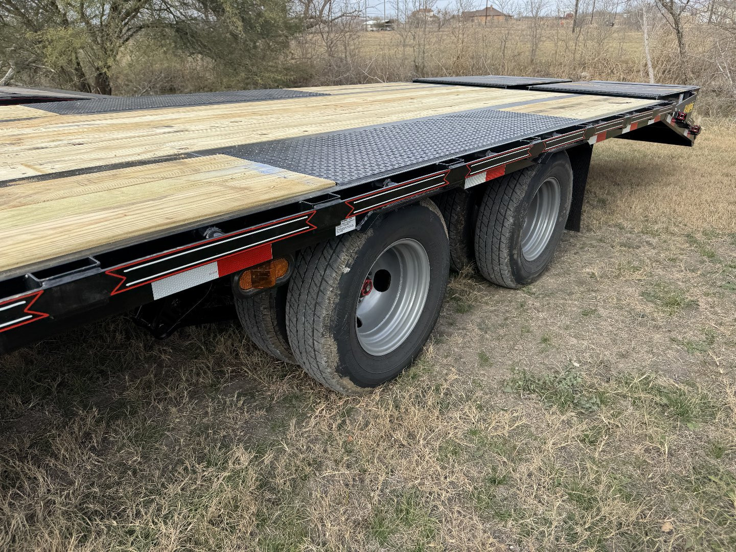 New 2025 Diamond T 10236DTF Deckover Trailer