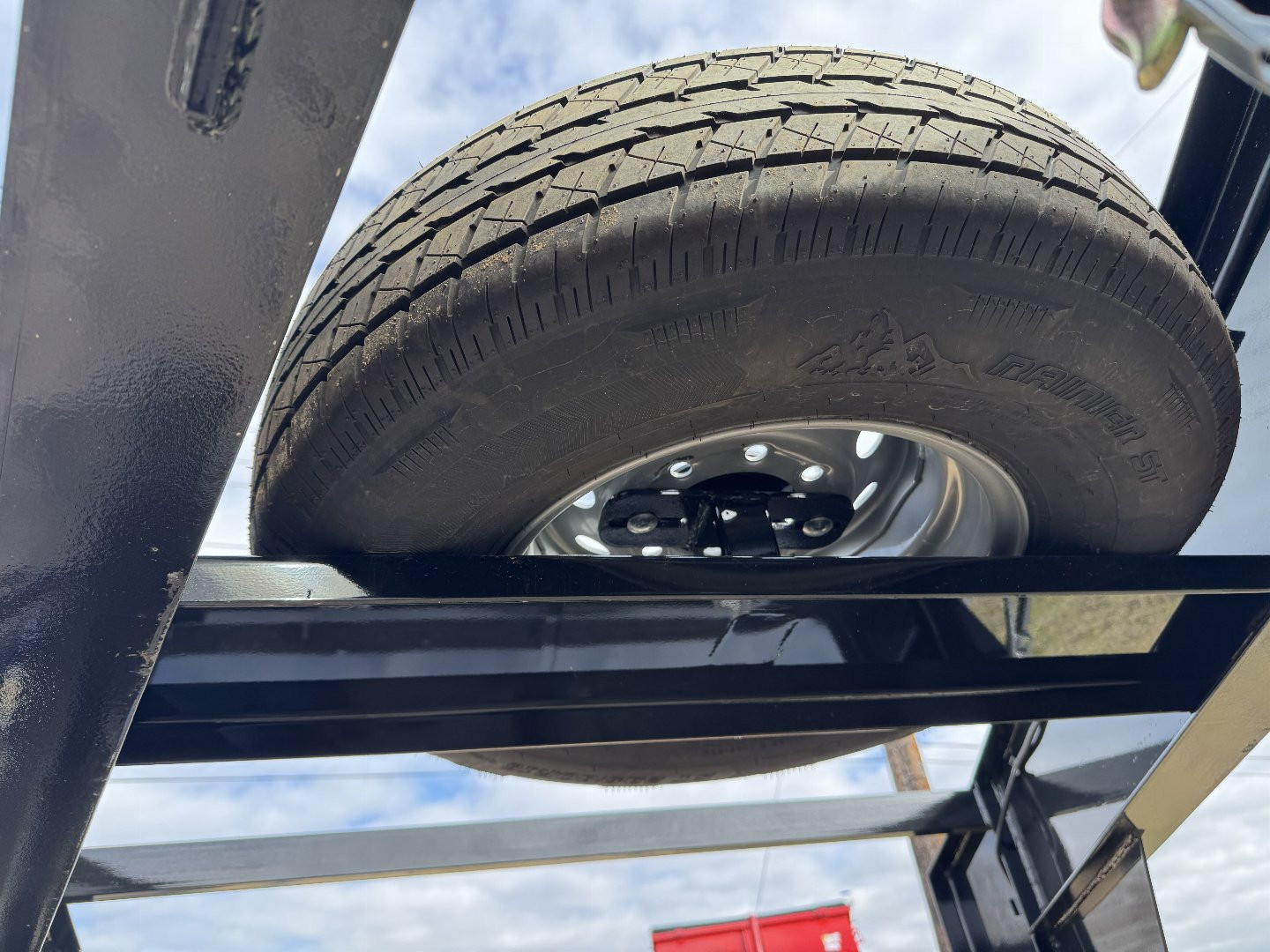 New 2025 Diamond T 10228SWF Deckover Trailer