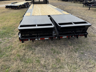 New 2025 Diamond T 10228SWF Deckover Trailer