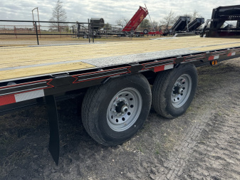 New 2025 Diamond T 10228SWF Deckover Trailer