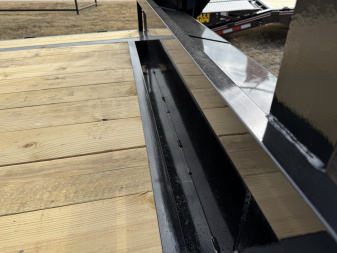 New 2025 Diamond T 10228SWF Deckover Trailer