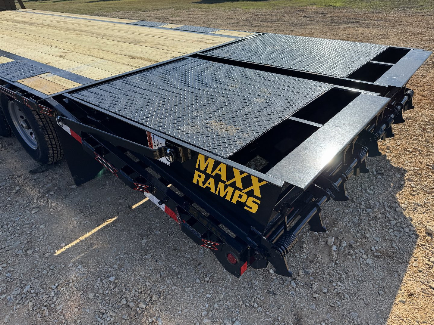 New 2025 Diamond T Deckover Trailer