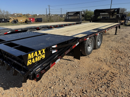 New 2025 Diamond T Deckover Trailer